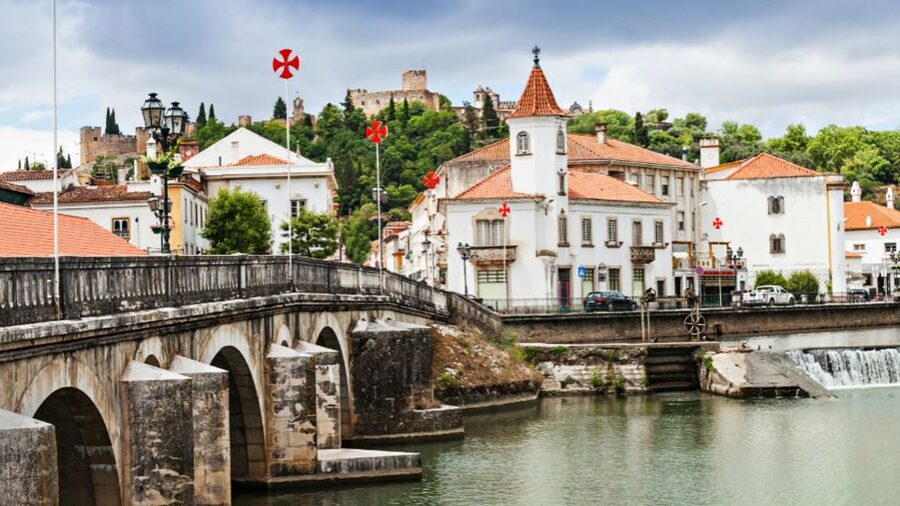 From Lisbon: Tomar, Christ Convent & Almourol Castle Tour - Who should book this Lisbon day trip?
