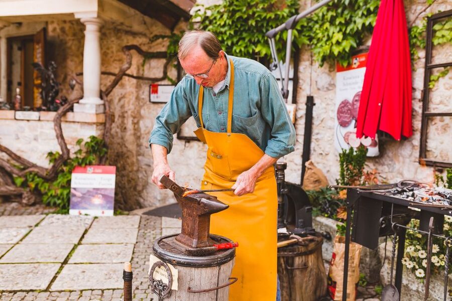 From Ljubljana: Lake Bled and Bled Castle Tour - What your guide adds to the day