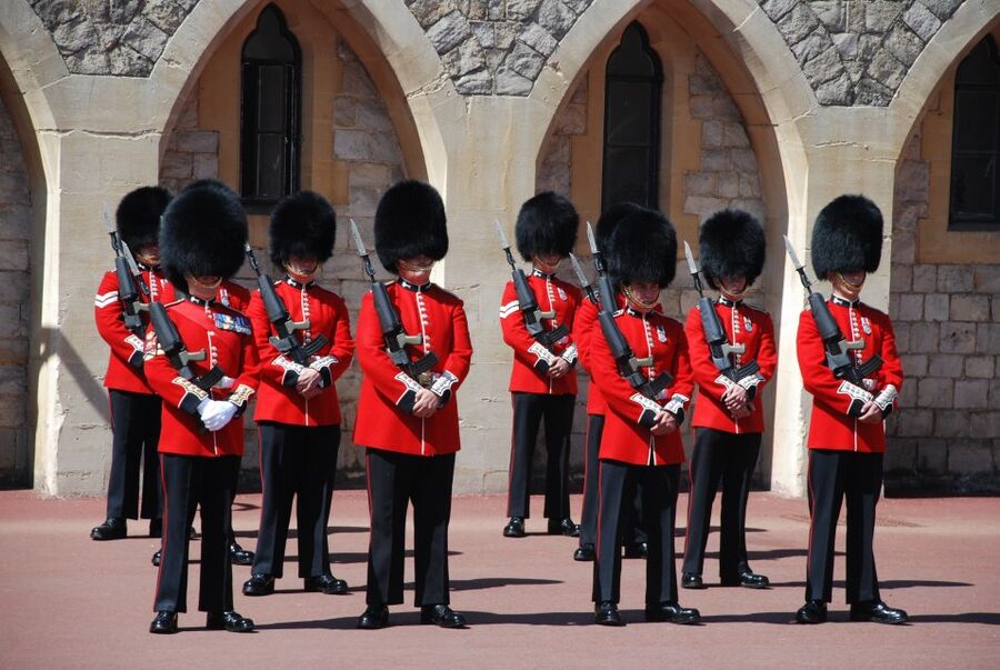 From London: Half-Day Trip to Windsor with Castle Tickets - Inside Windsor Castle: spend your time carefully