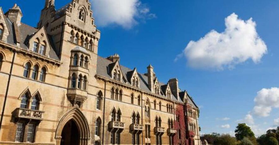 From London: Oxford, Stratford, Cotswolds & Warwick Castle - Four famous places in one long day