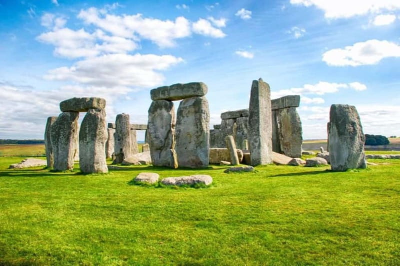 From London: Stonehenge & Windsor Castle Tour with Tickets - The long ride from London to Stonehenge