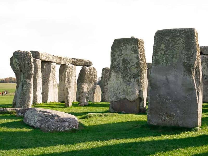 From London: Stonehenge & Windsor Castle Tour with Tickets - Who should book this tour?