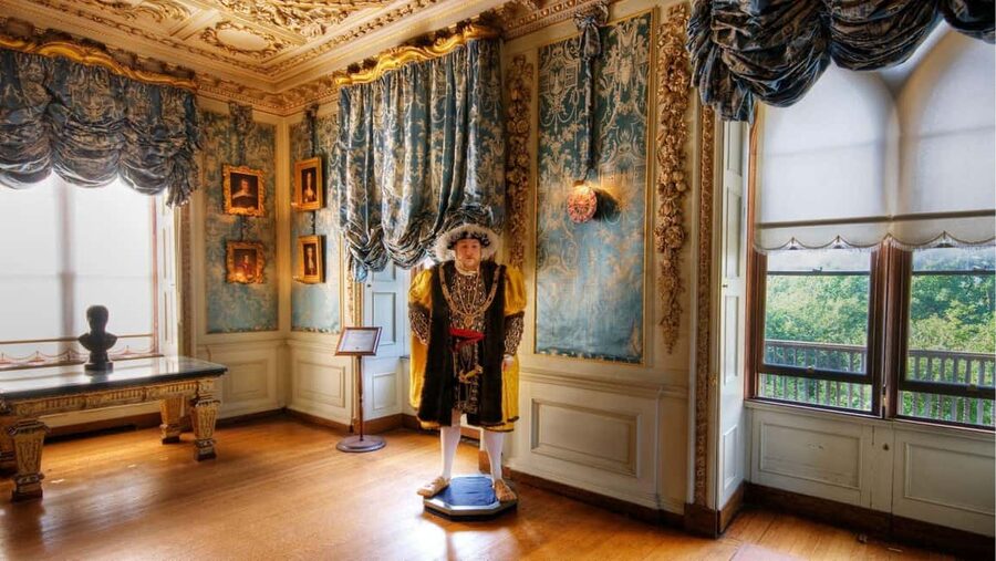 From London: Warwick Castle Day Trip by Rail - Caesar’s Tower and the Old Prison Dungeon