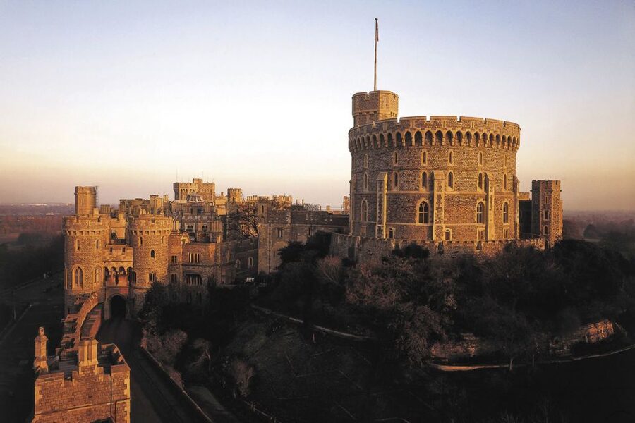 From London: Windsor Castle Royal Afternoon Sightseeing Tour - St. George’s Chapel and the royal burials