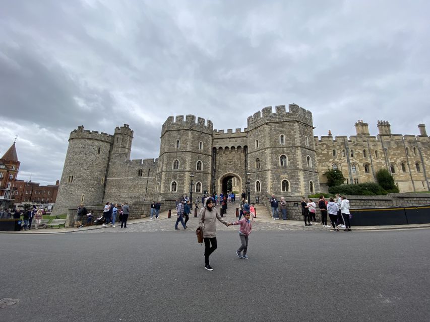 From London: Windsor Castle & Stonehenge Private Day Trip - Two hours inside Windsor Castle