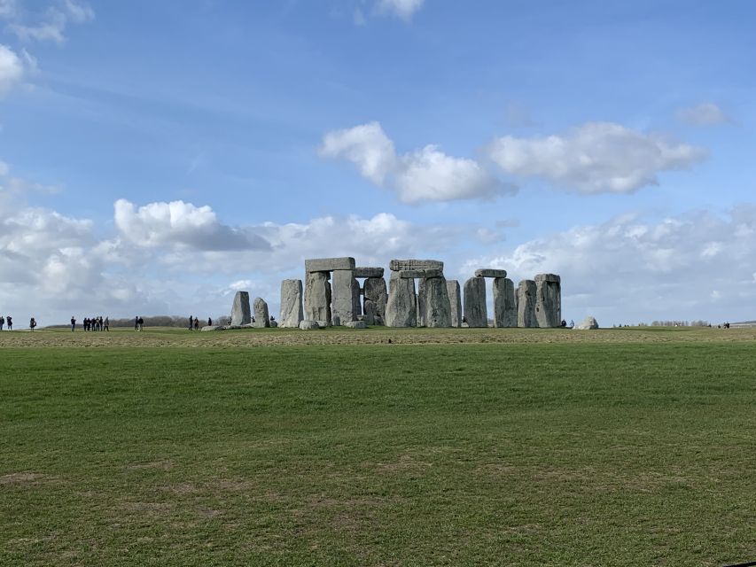From London: Windsor Castle & Stonehenge Private Day Trip - The ride back to London