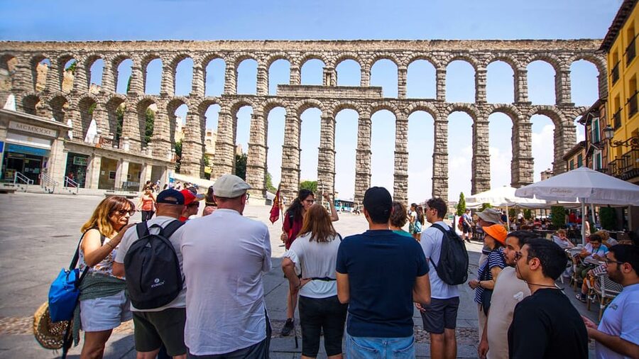 From Madrid: Guided Day Trip to Segovia, optional Alcázar - Key points before you book