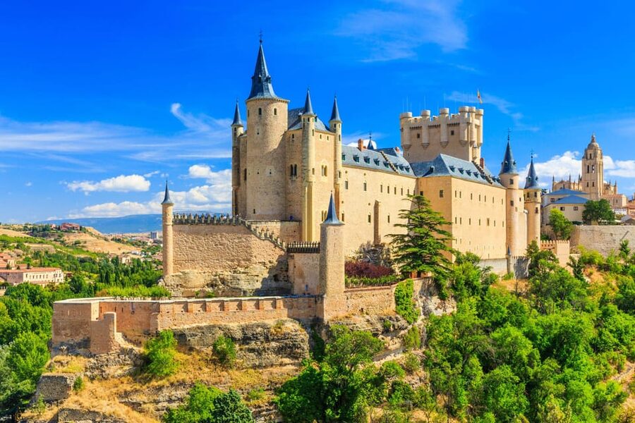 From Madrid: Guided Day Trip to Segovia, optional Alcázar - Leaving Madrid from San Bernardo at 9 a.m.