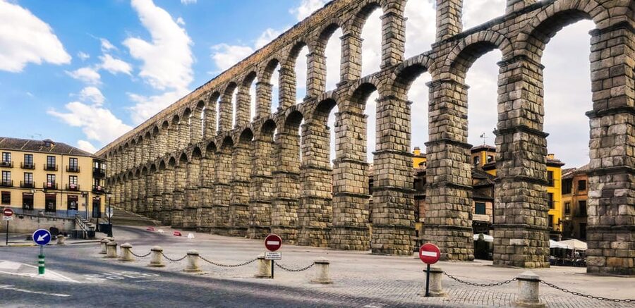 From Madrid: Guided Day Trip to Segovia, optional Alcázar - Free time: the part of the tour you control
