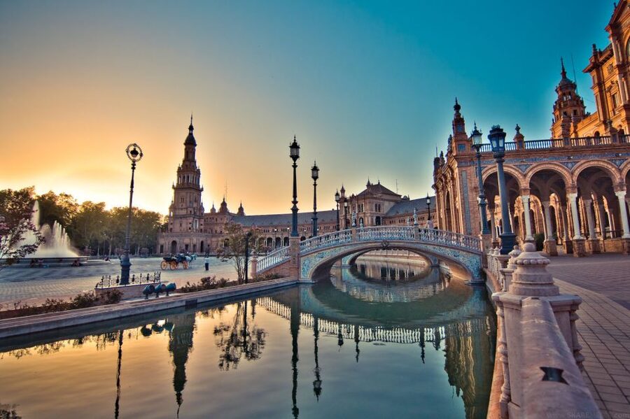 From Malaga: Private Seville, Alcazar and Cathedral Day Trip - Seville’s old town and Islamic traces