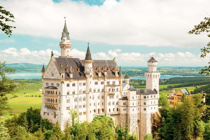 From Munich: Premium Neuschwanstein Castle & Linderhof Tour - The morning ride through Bavaria