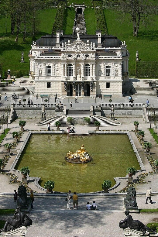 From Munich: To Neuschwanstein Castle, Linderhof, Oberammerg - Your driver makes or breaks the day