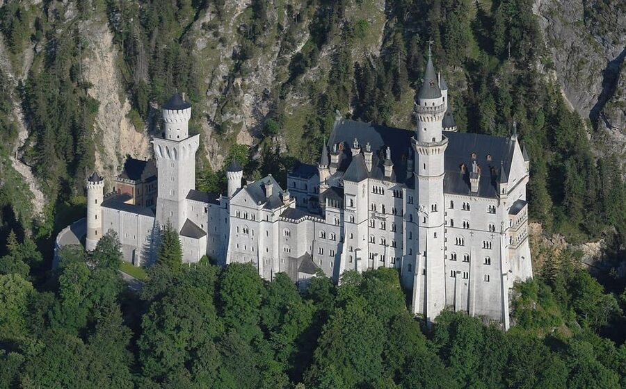 From Munich: To Neuschwanstein Castle, Linderhof, Oberammerg - Who should book this experience?
