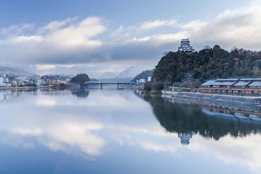 From Nagoya: Samurai Swords & Inuyama Castle Private Tour - Matcha, sweets, and tea culture at Uraku Garden