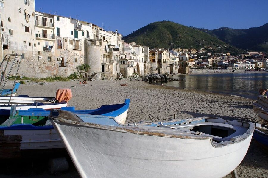 From Palermo: Medieval castle tour of Caccamo and Cefalù. - What the price includes, and what it does not
