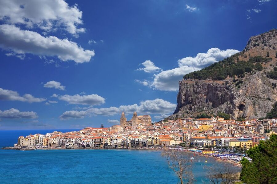 From Palermo: Medieval castle tour of Caccamo and Cefalù. - Who should book this day trip
