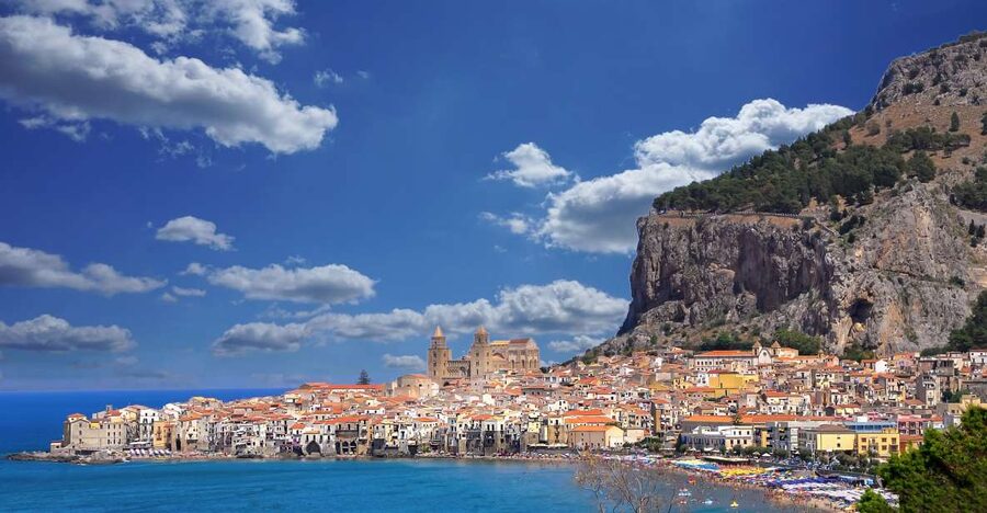 From Palermo: Medieval castle tour of Caccamo and Cefalù. - Cefalù’s cathedral and medieval wash house