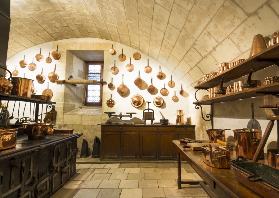 From Paris: Full-Day Loire Valley Chateaux Tour - Seasonal changes and useful planning advice