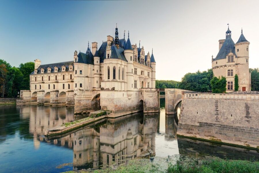 From Paris: Full-Day Loire Valley Chateaux Tour - Lunch, comfort, and the less glamorous details