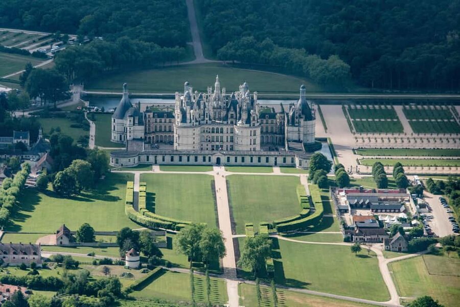 From Paris: Loire Valley Castles Day Trip With Wine Tasting - Blois: a useful lunch stop with character