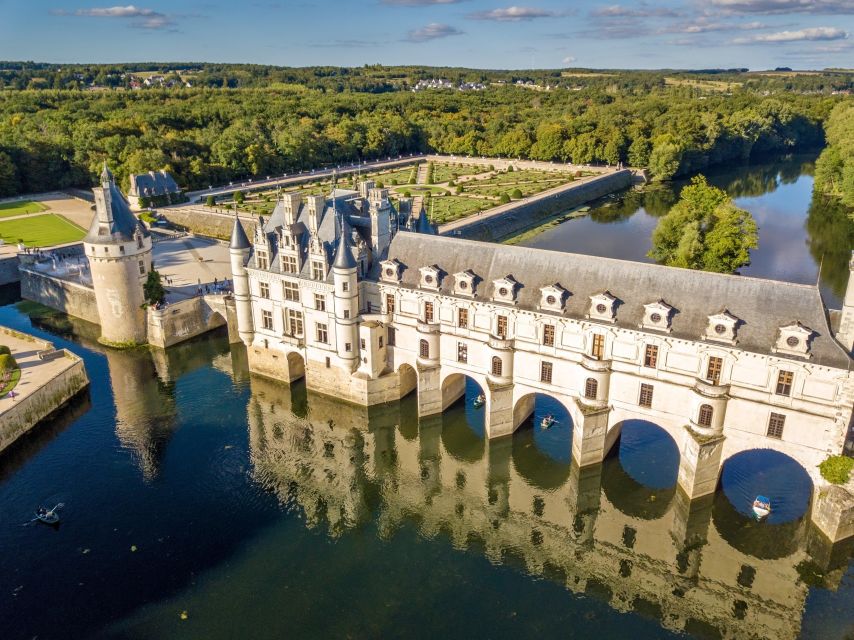 From Paris: Loire Valley Castles Day Trip With Wine Tasting - What to expect from the complimentary wine tasting
