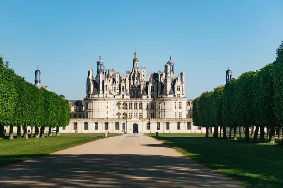 From Paris: Loire Valley Chambord Castle and Wine Tasting - Why this Paris day trip works