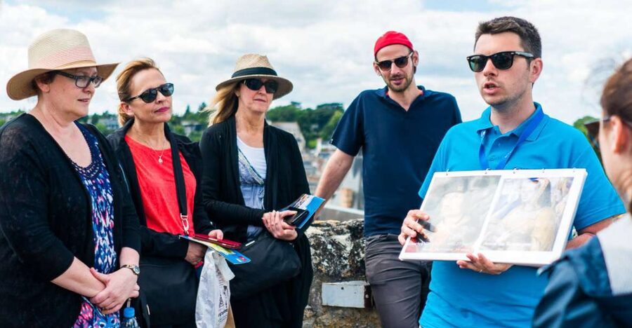 From Paris: Small-Group Loire Valley Castles Full-Day Tour - Amboise and Leonardo da Vinci’s final resting place