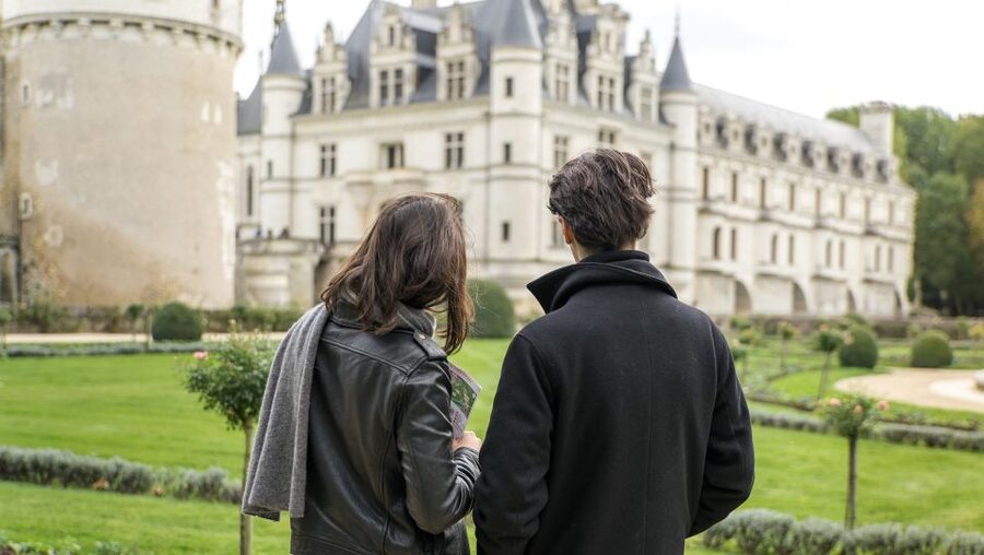 From Paris: Small-Group Tour of Loire Castles - Chenonceau and the women who shaped it