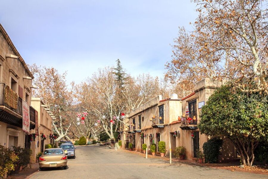 From Phoenix: Sedona, Jerome & Montezuma Castle Day Trip - What the small-group transport means