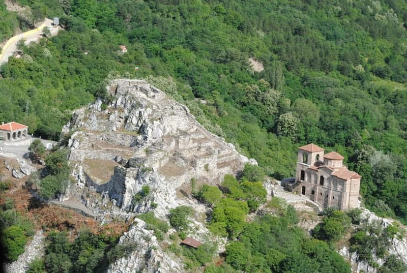 From Plovdiv: Bachkovo Monastery & Asen’s Fortress Tour - Reaching Asen’s Fortress above Asenovgrad