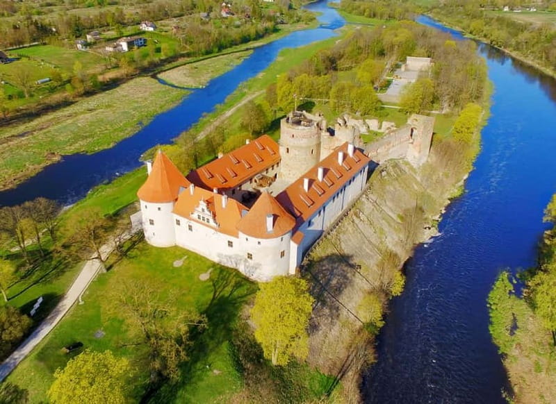 From Riga : Rundale palace and Bauska castle tour and back. - Why Bauska and Rundāle make a good pair