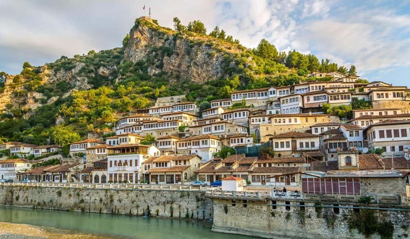 From Tirana: Berat Castle, Mangalem & Belshi Lake Day Tour - Climbing into Berat Castle