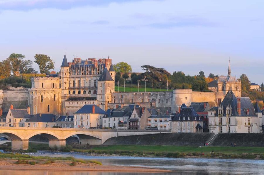 From Tours/Amboise: Chenonceau & Chambord Chateaux Day Trip - FAQ