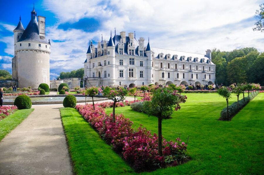 From Tours: Chenonceau and Chambord Castles Guided Tour - A village lunch break between the castles