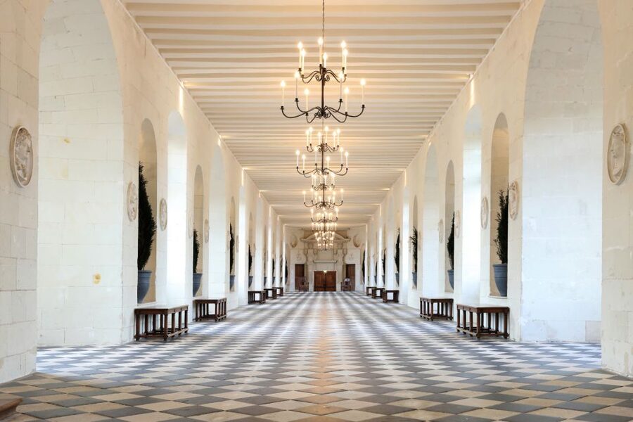 From Tours: Chenonceau and Chambord Castles Guided Tour - Chenonceau: a château above the Cher