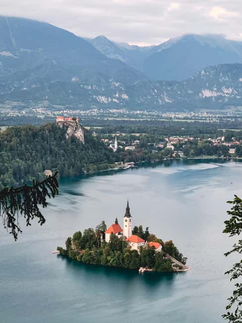 From Zagreb: Private Tour of Ljubljana,Bled Lake and Castle - Two hours around Lake Bled
