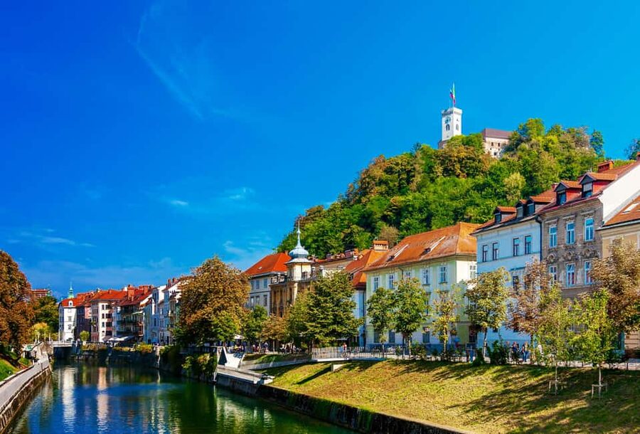 From Zagreb: Private Tour of Ljubljana,Bled Lake and Castle - Leaving Zagreb in a private car