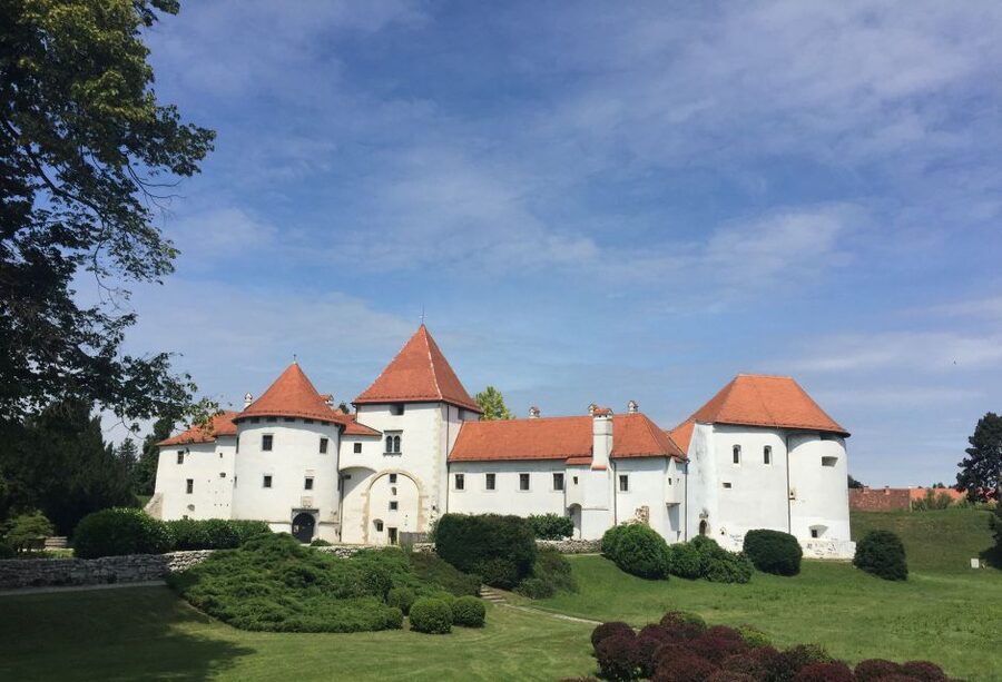 From Zagreb: Varazdin Baroque Town & Trakoscan Castle - The guides and the small-group advantage