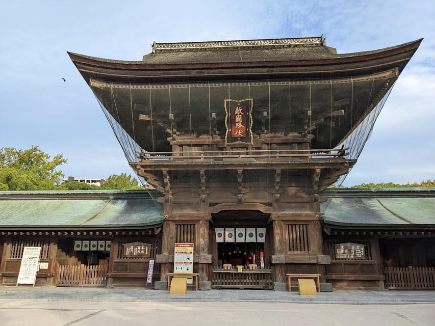 Fukuoka Cultural Walk: Castle, Shrines, Temples & Tales - A smart first look at Fukuoka