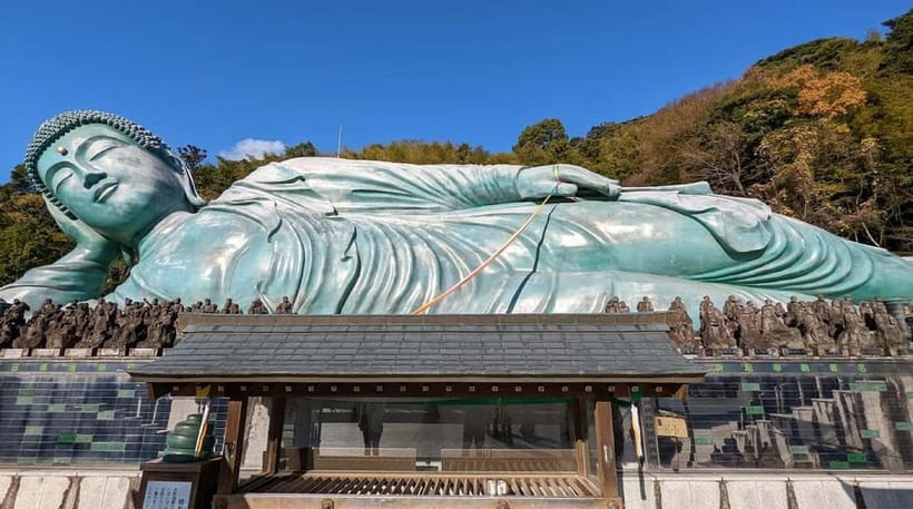 Fukuoka Cultural Walk: Castle, Shrines, Temples & Tales - Shrines, temples, and everyday customs