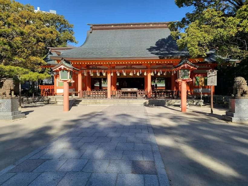 Fukuoka Cultural Walk: Castle, Shrines, Temples & Tales - The Fukuoka Tower stop and city views