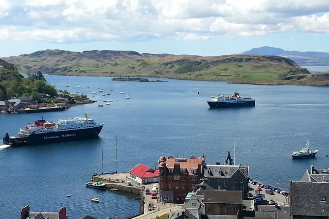 Full-Day Oban Castles and Glencoe Guided Tour from Glasgow - Kilchurn Castle is a scenic ruin, not an interior visit