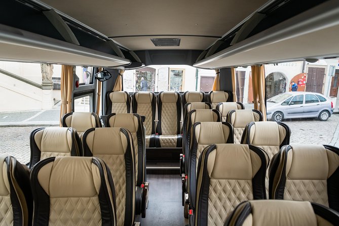 Full-Day Prague Tour with Prague Castle, Lunch and Vltava Cruise - A full day that connects Prague’s big sights