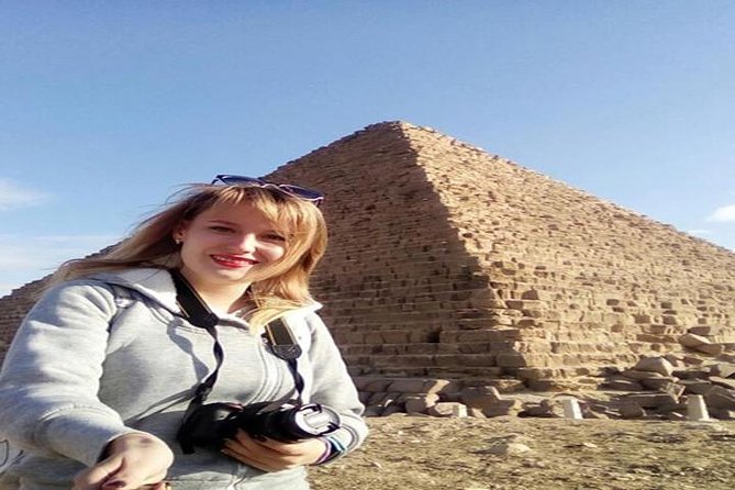 Full-Day Private Tour to the Giza Pyramids, Sphinx, Citadel and Khan El Khalili Bazaar - What the private guide changes at Giza