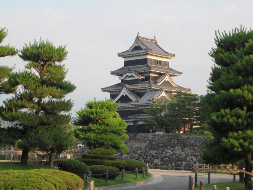 Full-Day Tour: Matsumoto Castle & Kamikochi Alpine Valley - Inside Matsumoto Castle