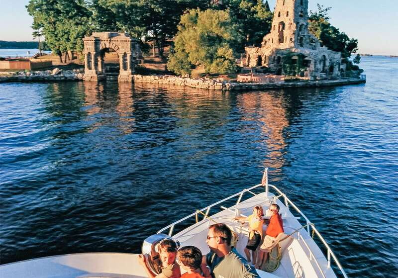 Gananoque: 1000 Islands Cruise & Optional Boldt Castle Entry - Finding the best place on the boat
