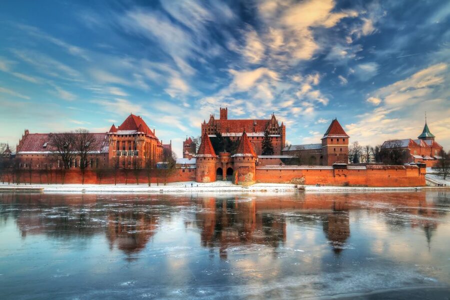 Gdansk: Malbork Castle Regular Tour - Entering the world’s largest brick castle