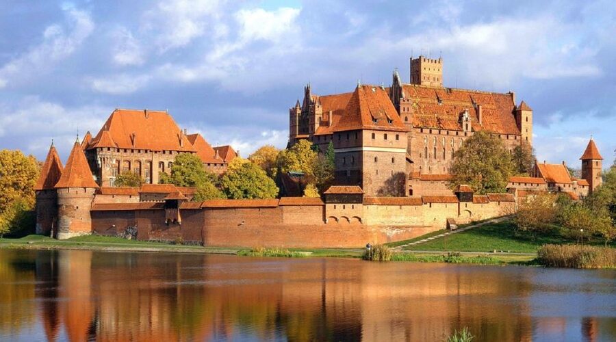 Gdansk: Malbork Castle & Westerplatte Tour with Local Lunch - Why Malbork Castle deserves the long trip