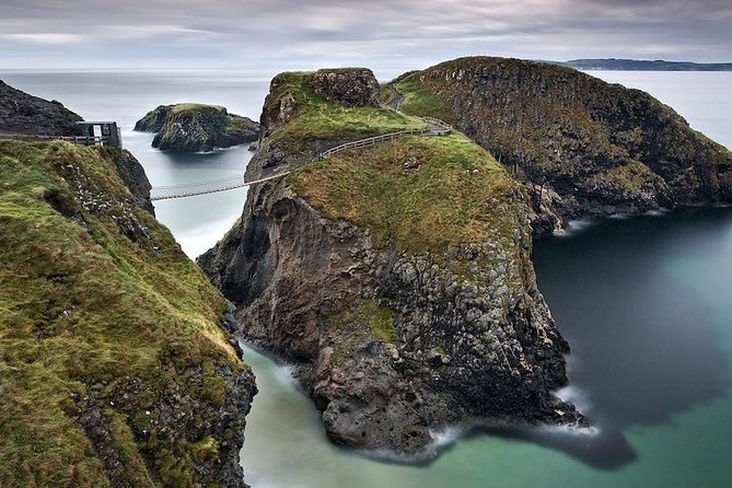 Giant's Causeway Tour from Belfast - Luxury Bus + Castles Tour - The guides make a real difference