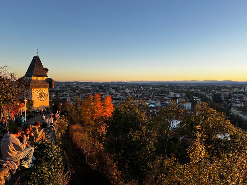 Graz: Funicular Ride & Schlossberg Picnic Experience - What comes in the basket